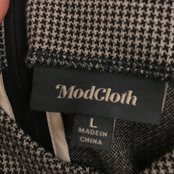 ModCloth Sleeveless Button Dress - Picture 2 of 5